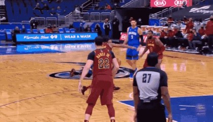 开云-富尔茨十字韧带撕裂赛季报销 命运真的对他太残忍