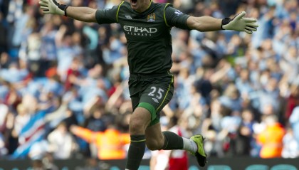 开云-乔·哈特：多纳鲁马全速出击认为自己在禁区外，他本应用手扑球